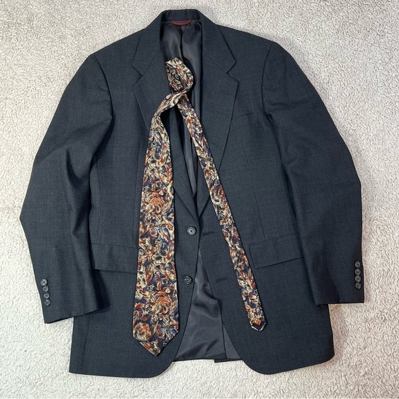 Hart, Schaffner & Marx Suit Jacket Size and Museum of Art Tie - Picture 11 of 15